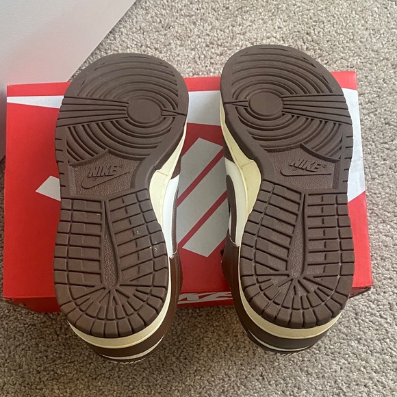 Nike Chocolate Brown Dunks - Picture 5 of 6